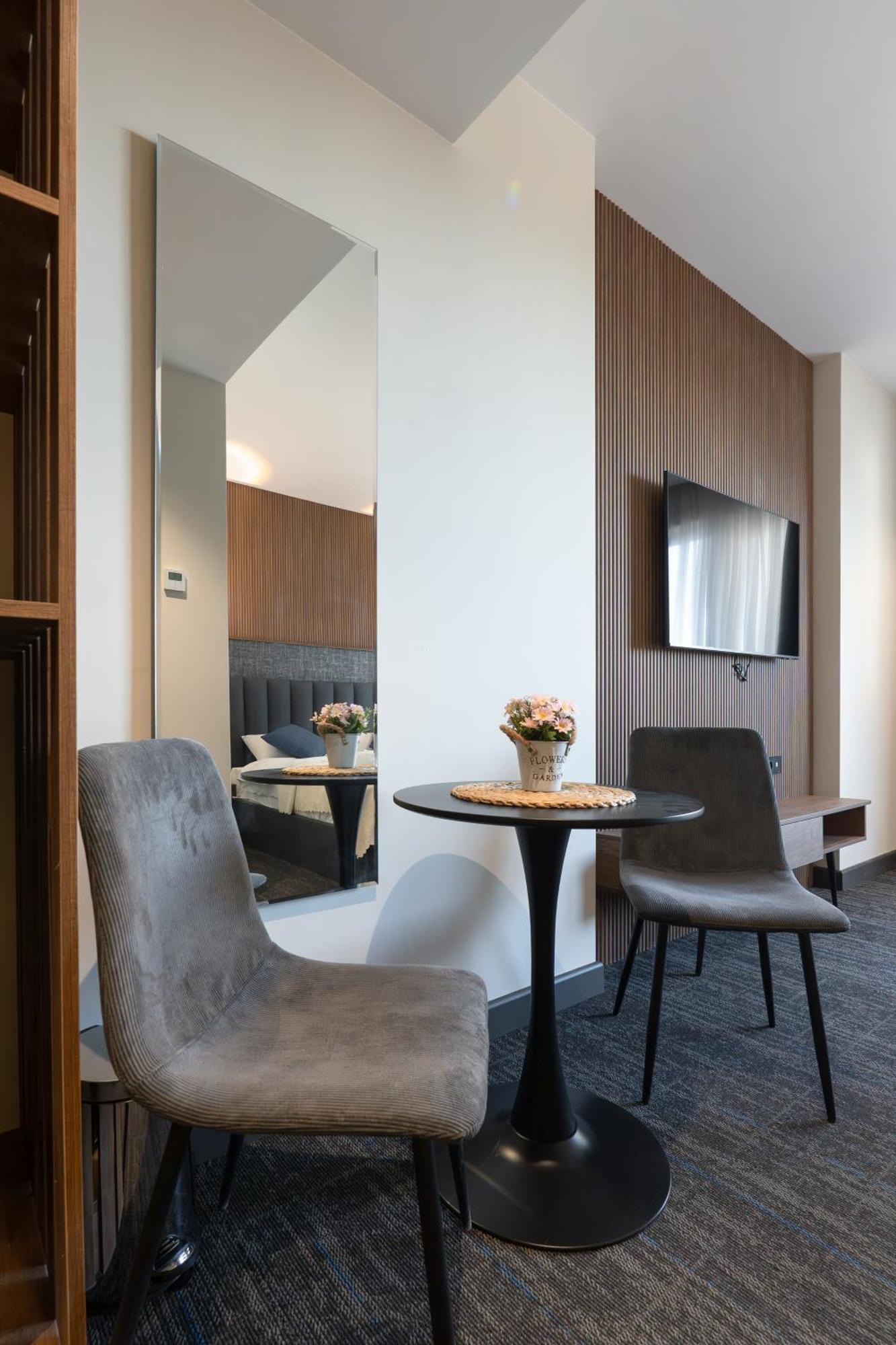 Nova Luxe Hotel & Residences Batumi Esterno foto