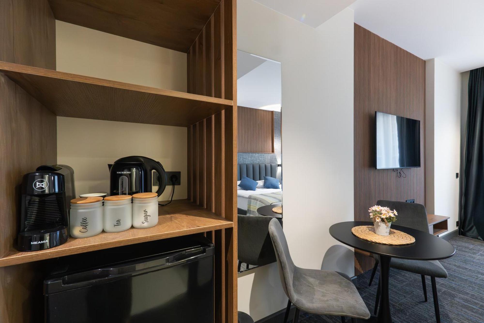 Nova Luxe Hotel & Residences Batumi Esterno foto