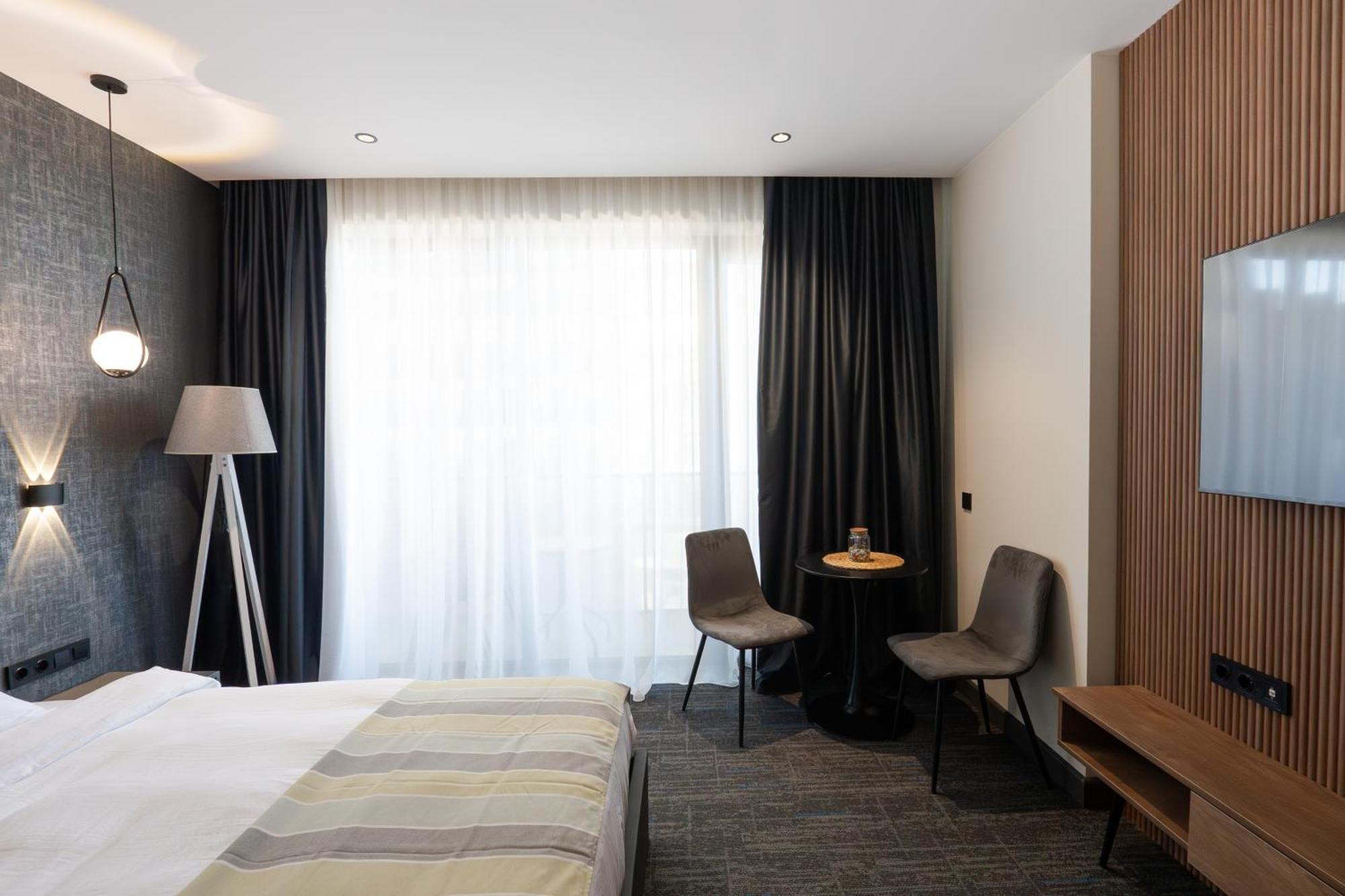 Nova Luxe Hotel & Residences Batumi Esterno foto