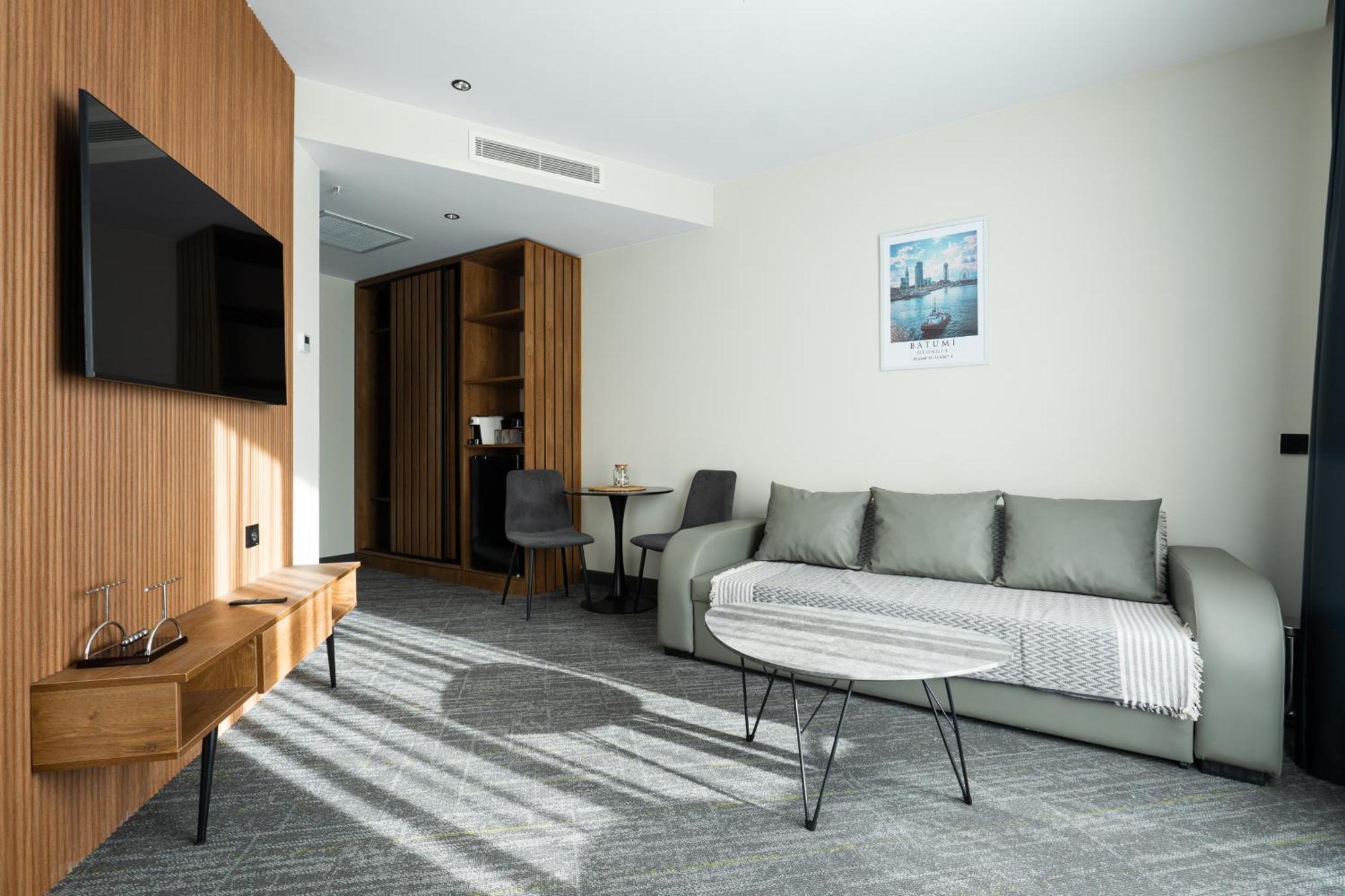 Nova Luxe Hotel & Residences Batumi Esterno foto
