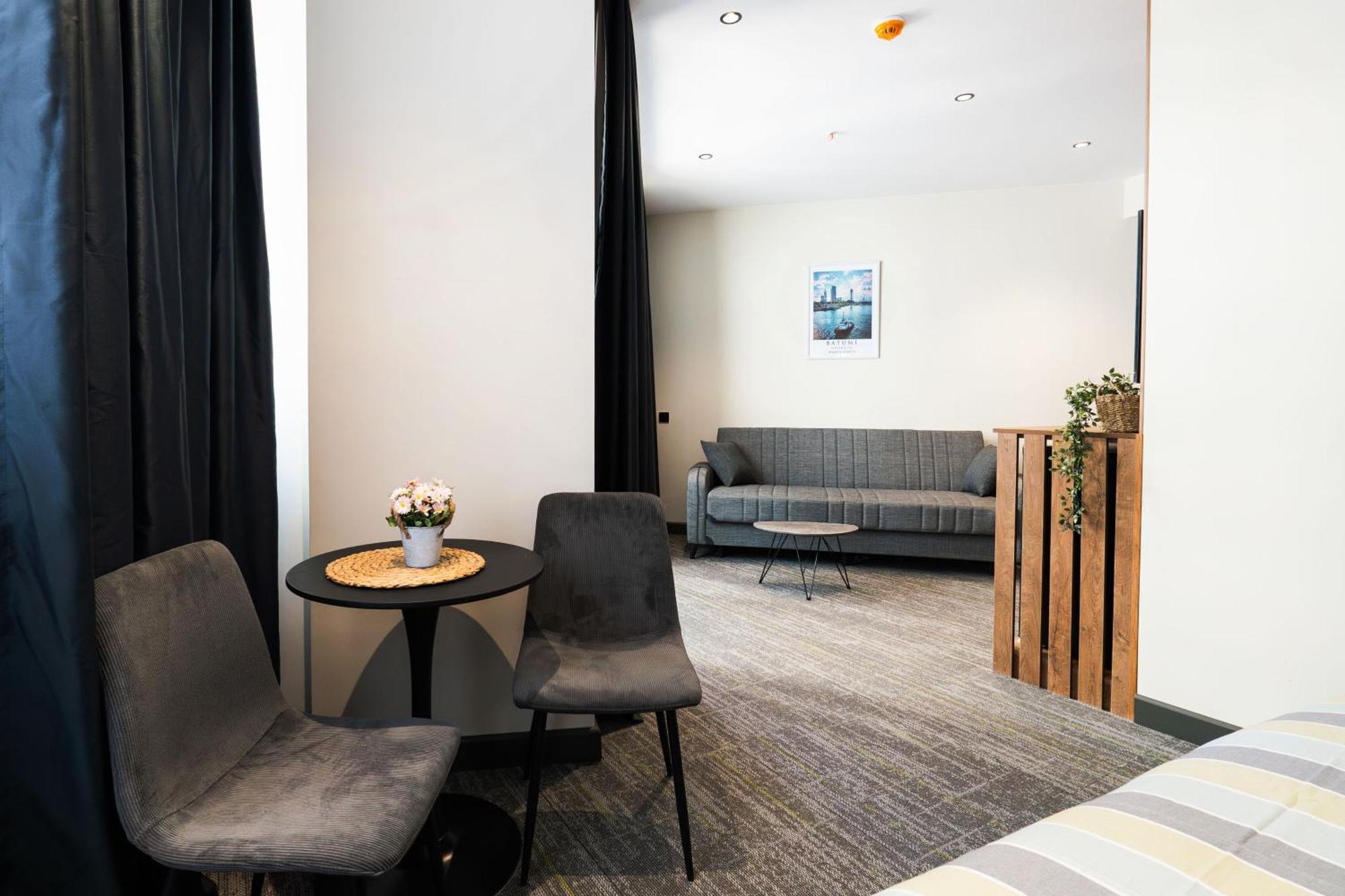 Nova Luxe Hotel & Residences Batumi Esterno foto