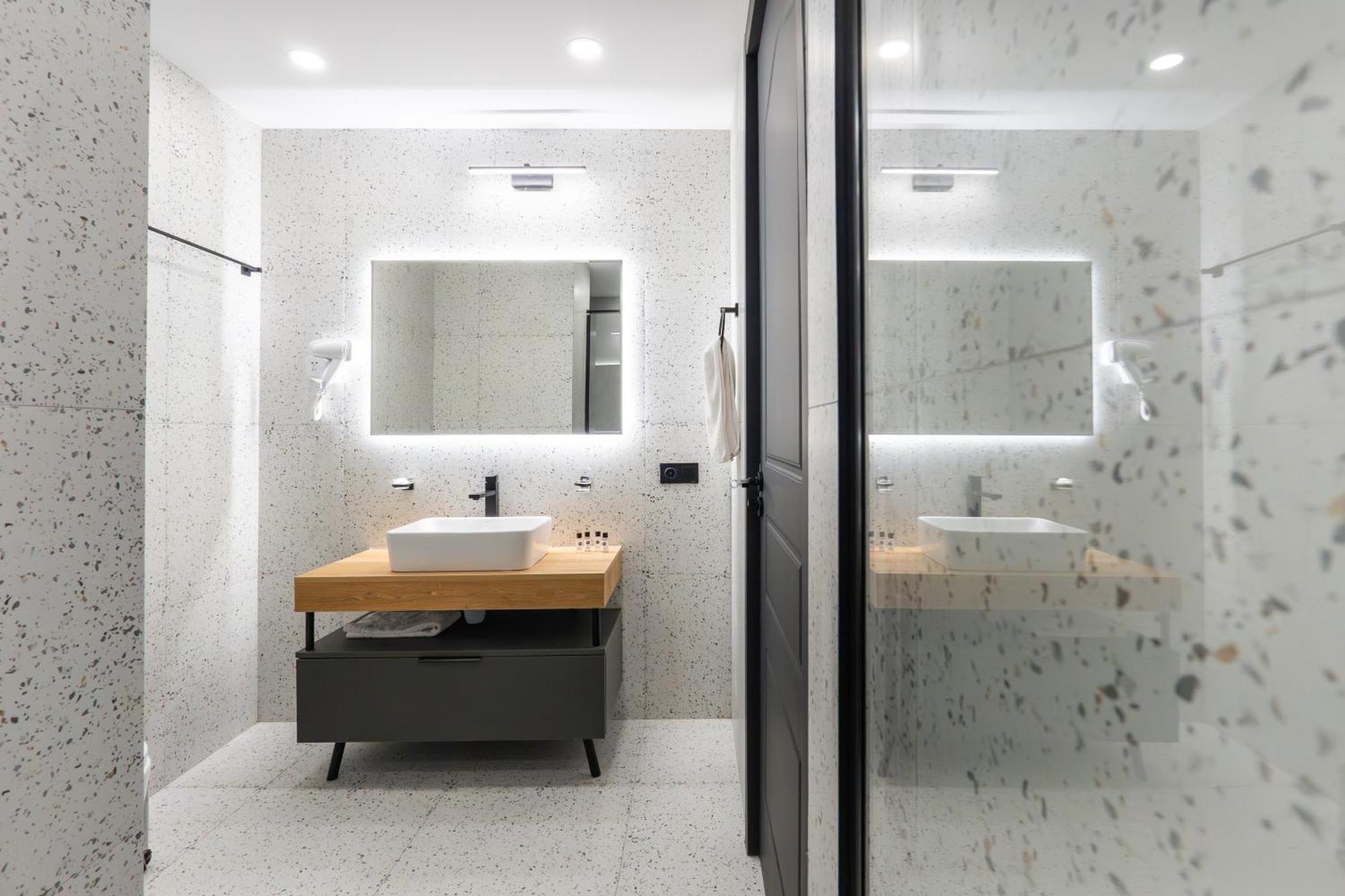 Nova Luxe Hotel & Residences Batumi Esterno foto