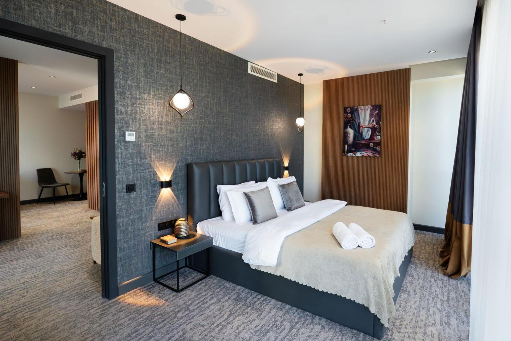 Nova Luxe Hotel & Residences Batumi Esterno foto